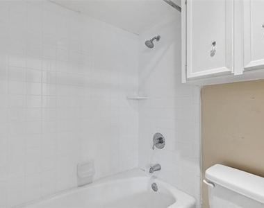 7918 Royal Lane - Photo Thumbnail 16