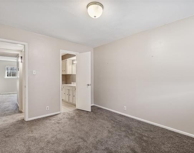 7918 Royal Lane - Photo Thumbnail 19