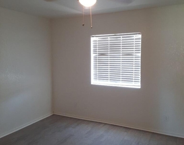 4522 E Camino Circle - Photo Thumbnail 9