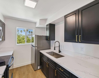 2205 S Mill Avenue - Photo Thumbnail 6