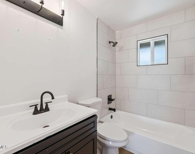 2205 S Mill Avenue - Photo Thumbnail 9