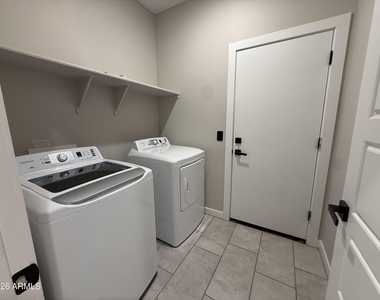 35448 W Santa Barbara Avenue - Photo Thumbnail 5