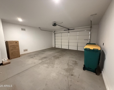 35448 W Santa Barbara Avenue - Photo Thumbnail 17