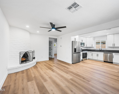 3518 E Montecito Avenue - Photo Thumbnail 3