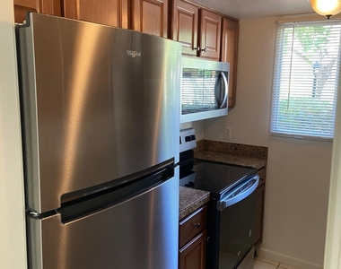 4804 N 73rd Street - Photo Thumbnail 10