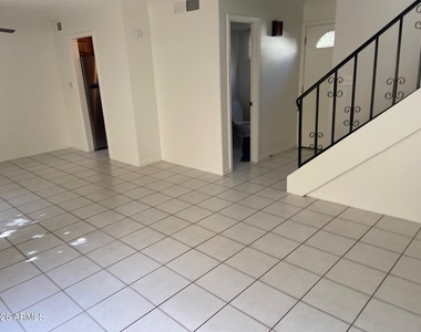 4804 N 73rd Street - Photo Thumbnail 4