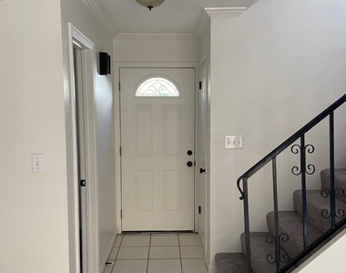 4804 N 73rd Street - Photo Thumbnail 3