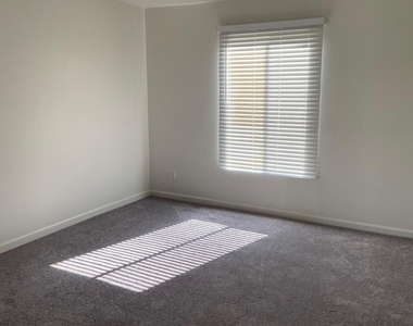 4804 N 73rd Street - Photo Thumbnail 14