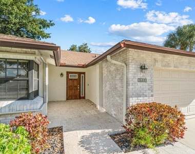 5605 Forest Oaks Terrace - Photo Thumbnail 2