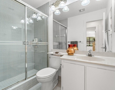 5605 Forest Oaks Terrace - Photo Thumbnail 21