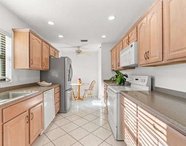5605 Forest Oaks Terrace - Photo Thumbnail 3