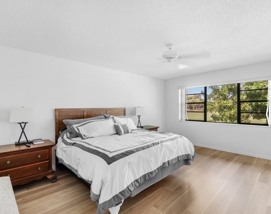 61 Eastgate Drive - Photo Thumbnail 11