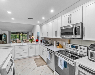 61 Eastgate Drive - Photo Thumbnail 9