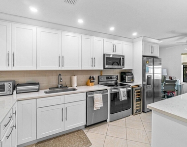 61 Eastgate Drive - Photo Thumbnail 8