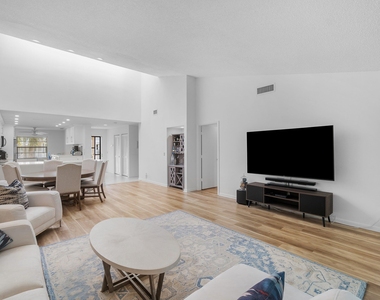 61 Eastgate Drive - Photo Thumbnail 2