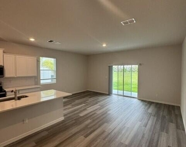 12845 Sw Forli Way - Photo Thumbnail 2