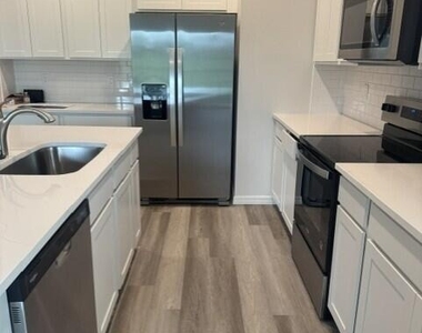 12845 Sw Forli Way - Photo Thumbnail 3