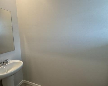 12845 Sw Forli Way - Photo Thumbnail 14
