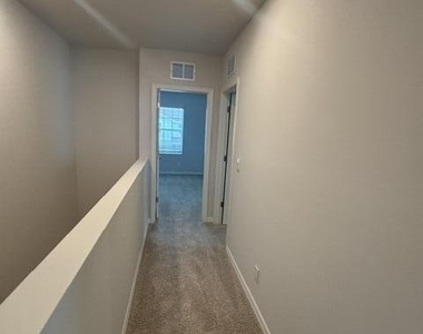 12845 Sw Forli Way - Photo Thumbnail 6