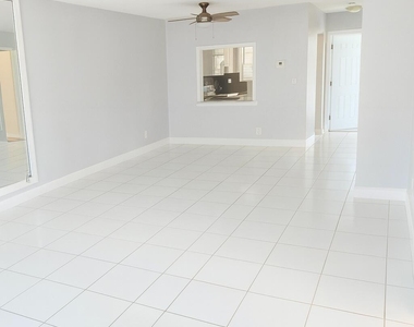 1001 Se 3rd Street - Photo Thumbnail 4