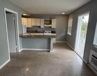 1118 N H Street - Photo Thumbnail 1
