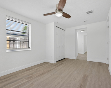 1048 Sw 1st Terrace - Photo Thumbnail 11