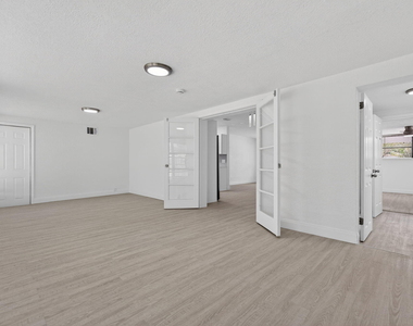 1048 Sw 1st Terrace - Photo Thumbnail 15