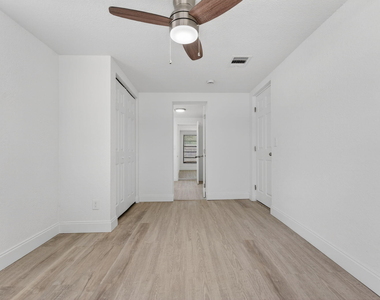 1048 Sw 1st Terrace - Photo Thumbnail 12