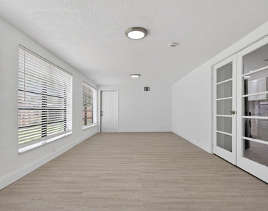 1048 Sw 1st Terrace - Photo Thumbnail 14