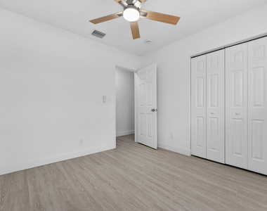 1048 Sw 1st Terrace - Photo Thumbnail 10