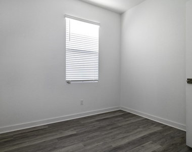 4530 Nw Exchange Avenue - Photo Thumbnail 17