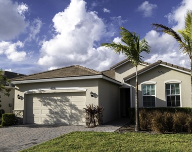 4530 Nw Exchange Avenue - Photo Thumbnail 1