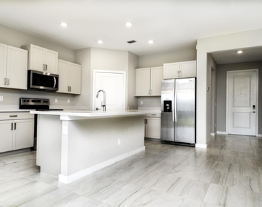 4530 Nw Exchange Avenue - Photo Thumbnail 5