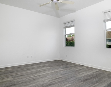 4530 Nw Exchange Avenue - Photo Thumbnail 9