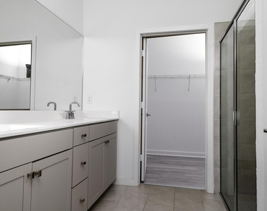 4530 Nw Exchange Avenue - Photo Thumbnail 13