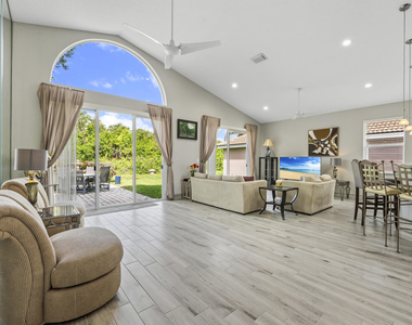 3198 Se Carrick Green Court - Photo Thumbnail 2