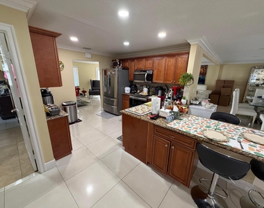 147 Alcazar Street - Photo Thumbnail 8