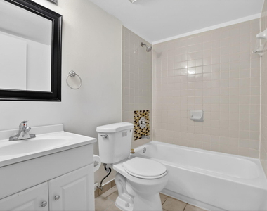 300 W Palm Cir Circle W - Photo Thumbnail 16
