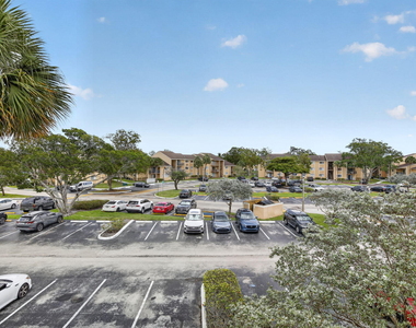 300 W Palm Cir Circle W - Photo Thumbnail 20