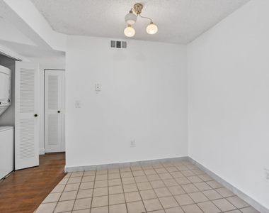 300 W Palm Cir Circle W - Photo Thumbnail 9