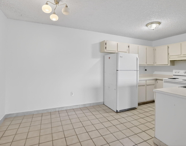 300 W Palm Cir Circle W - Photo Thumbnail 5