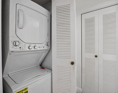 300 W Palm Cir Circle W - Photo Thumbnail 17
