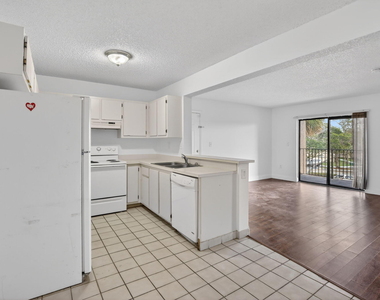 300 W Palm Cir Circle W - Photo Thumbnail 6