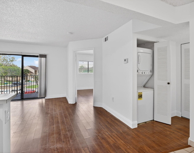 300 W Palm Cir Circle W - Photo Thumbnail 10