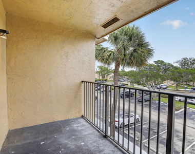300 W Palm Cir Circle W - Photo Thumbnail 19