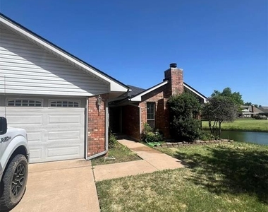7317 Louisburg Drive - Photo Thumbnail 15