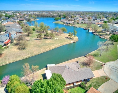 7317 Louisburg Drive - Photo Thumbnail 3
