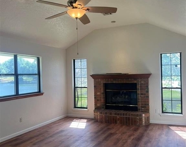 7317 Louisburg Drive - Photo Thumbnail 13