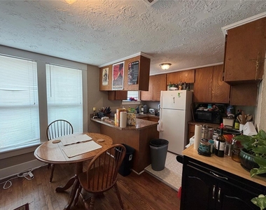 320 W Duffy Street - Photo Thumbnail 3