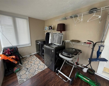 320 W Duffy Street - Photo Thumbnail 14